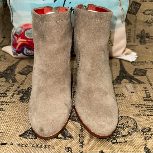 Coach Tan Leather Suede Booties Size 7 
Excellent Condition - Picture 4 of 11